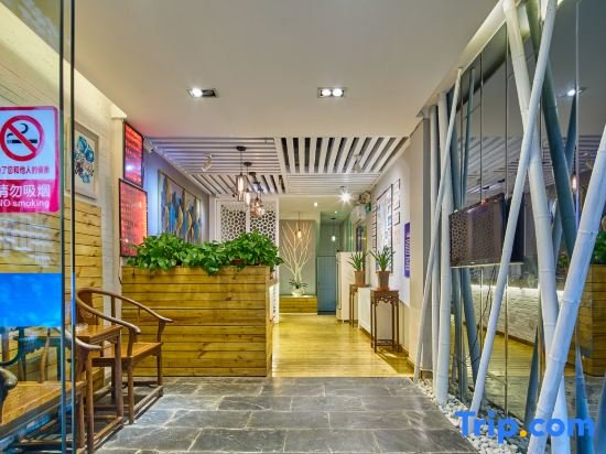 Яншо: One Ching Inn (Yangshuo West Street Store)