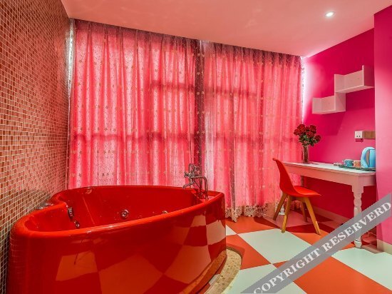 Санья: Sanya Fenglin night Theme Hotel