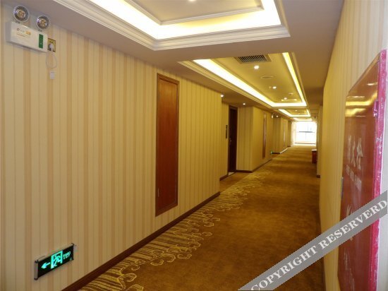 Гучжоу: Rongjiang Shangpin International Hotel (Guzhou Dahekou Wharf Branch, Village Super Football Stadium)