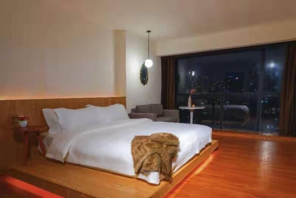 Гуанчжоу: De La Reine Bar  Spa Hotel Guangzhou