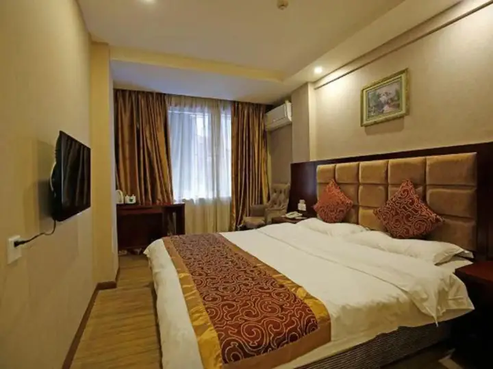 Чэнду: Hongda First Hotel Chengdu