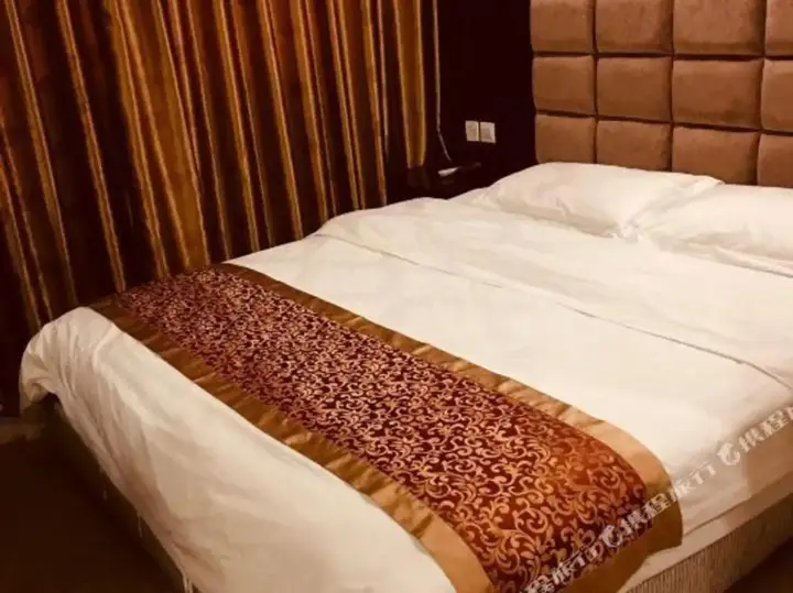 Чэнду: Hongda First Hotel Chengdu