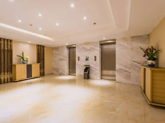 Гуанчжоу: Home Inn Huayi Hotel (Guangzhou Panyu Changlong High-speed Railway South Station)
