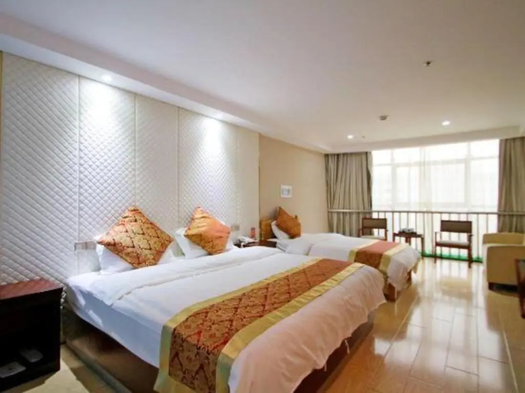 Шанхай: Shanghai Liantai Holiday Hotel (Gongfu Xincun Metro Station)
