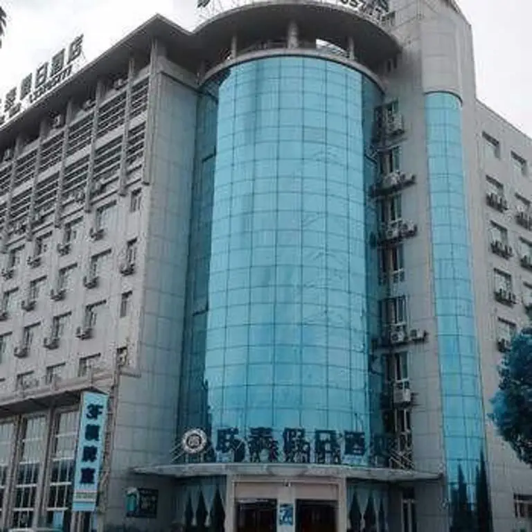 Shanghai Liantai Holiday Hotel (Gongfu Xincun Metro Station) — фото 1