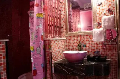 Шанхай: Yaliang Theme Hotel