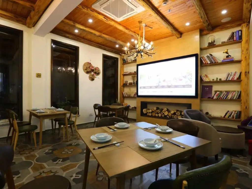 Цзясинь: Qingyue Flower House Hotel Wuzhen