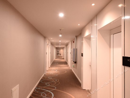 Xana Lite Hotel (Beijing Daxing International Airport) — фото 1