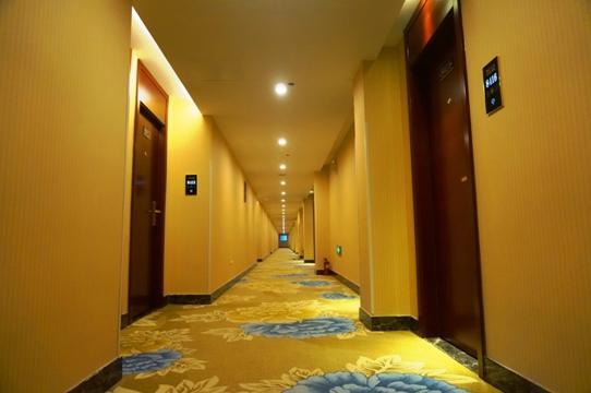 Янчжоу: Super 8 Hotel Yangzhou Shouxi Lake Yangzijiang Bei Road