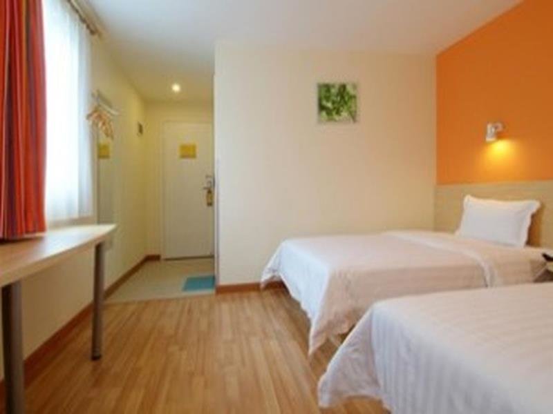 Харбин: 7 Days Inn Harbin West Station Wanda Square Branch