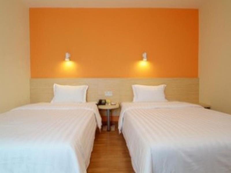 Харбин: 7 Days Inn Harbin West Station Wanda Square Branch