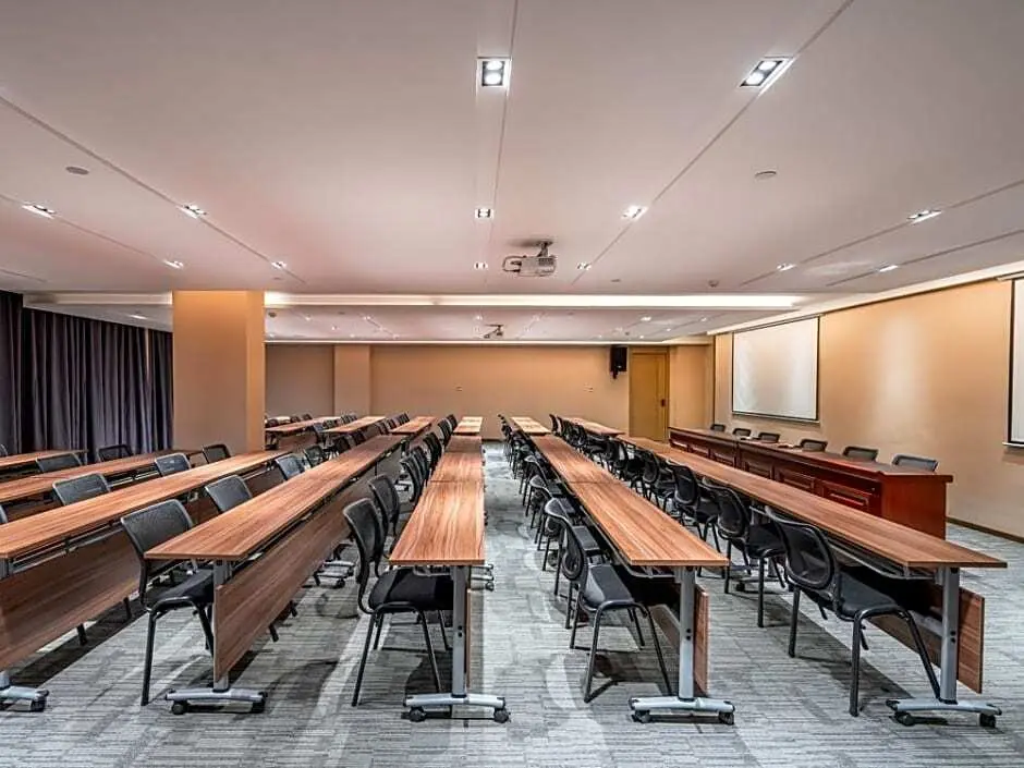 Мейчжу: Lavande Hotel Chaozhou Chaofeng Road Hexie Build Harmonious