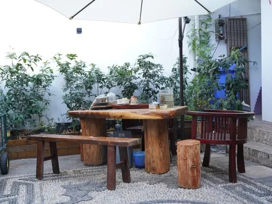 Лицзян: Lijiang Mengenju Inn