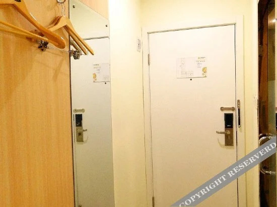 Кайфын: Longxiang Business Hotel