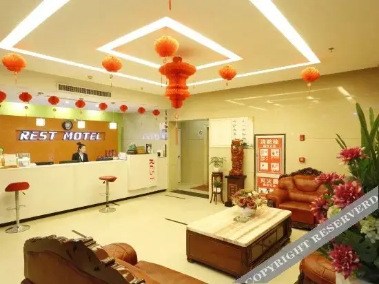Кайфын: Longxiang Business Hotel