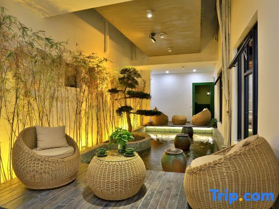 Цзясинь: Wuzhen Yuyin Courtyard Design Hotel (South Gate of Xizha Scenic Area)