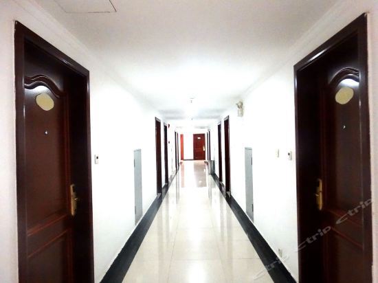 Санья: Sanya Yintian Resort (Dadonghai Dpineapple Summer Department Store)
