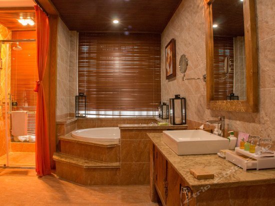 Lijiang Cbsi Living Style Inn — фото 1