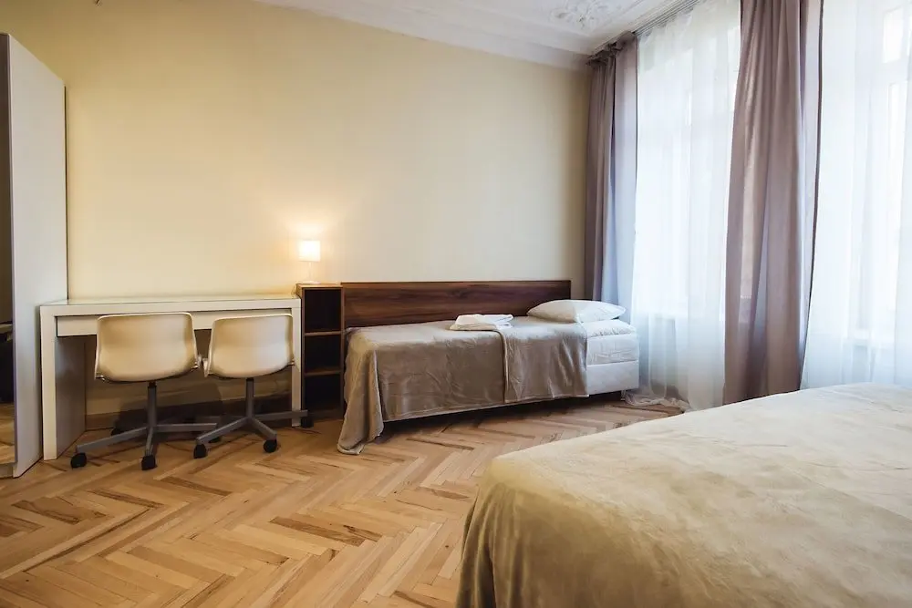 Санкт-Петербург: City Roof Guest House