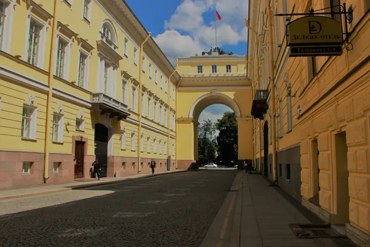 Санкт-Петербург: Меблированные комнаты Делюкс на Галерной