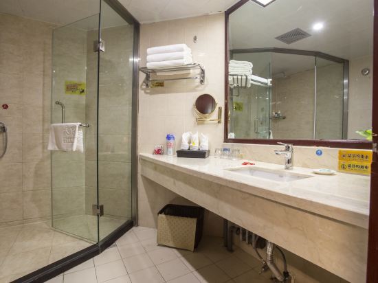 Шихези: Madison Hotel Shihezi Tianfu