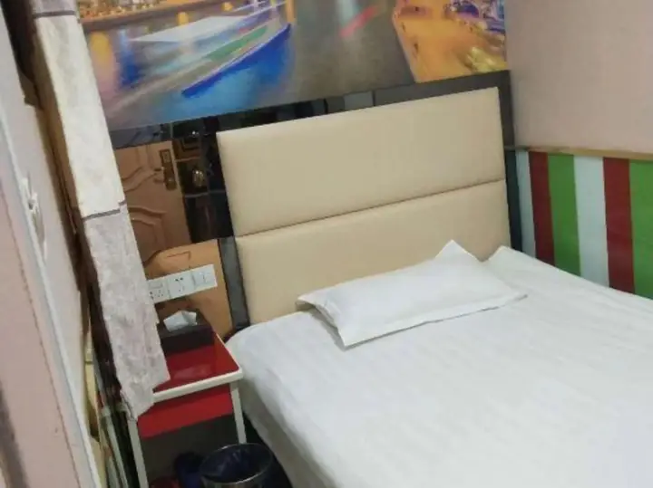 Шанхай: Sisi Hotel (Shanghai Liantangzhen Branch)
