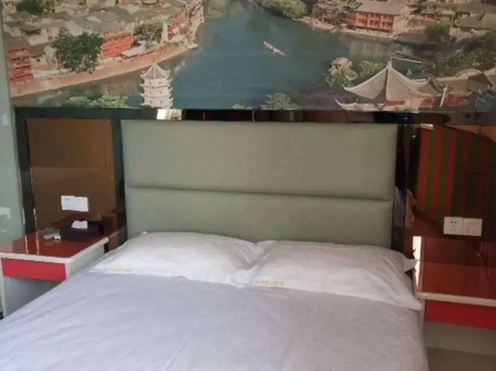 Шанхай: Sisi Hotel (Shanghai Liantangzhen Branch)