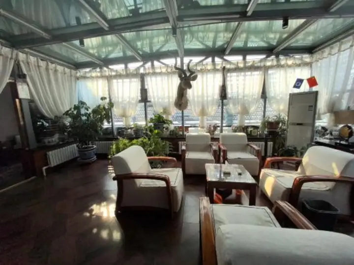 Харбин: Harbin Sikaiwo Business Hotel