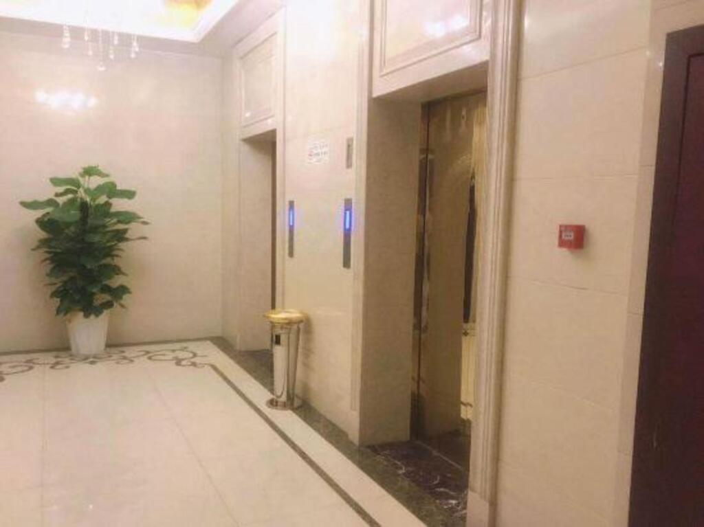 Elong Anyun Hotel (Taixing Biyun Plaza) — фото 1