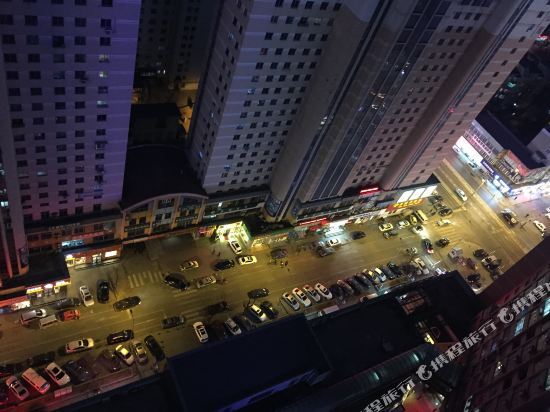 大连Eleven漫步行走太空舱青年旅舍 — фото 1
