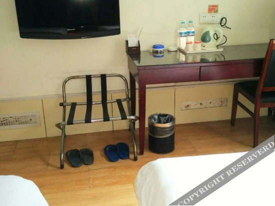 Цзинань: GreenTree Hotel (impression city store, Honglou Plaza, Shandong University)