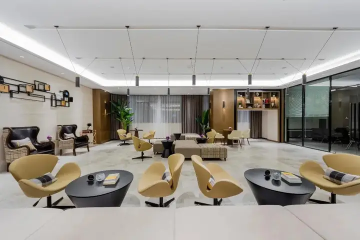 Уси: Homeinn Hotel (Wuxi Nanchan Temple Sanyang Square)