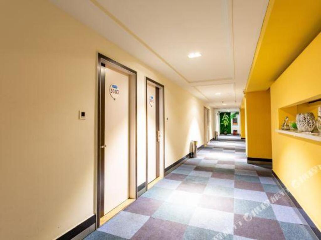 Ухань: Jinhua Zhixing Hotel (Jianghan Road Pedestrian Street, Jiangtan)