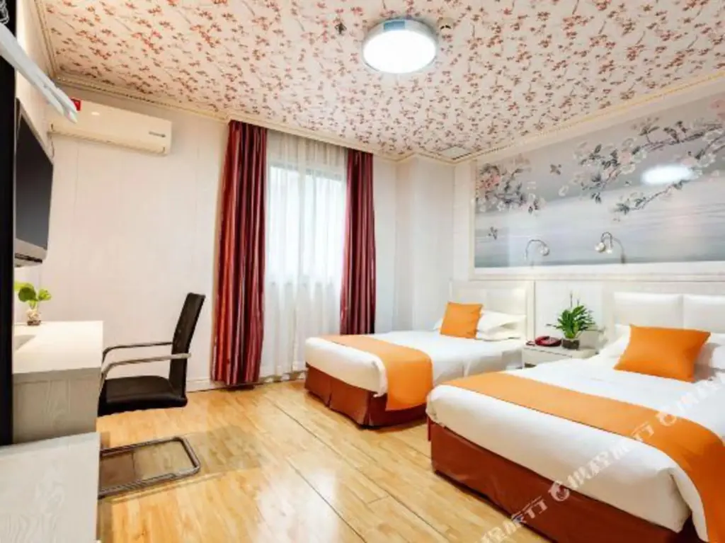 Ухань: Jinhua Zhixing Hotel (Jianghan Road Pedestrian Street, Jiangtan)