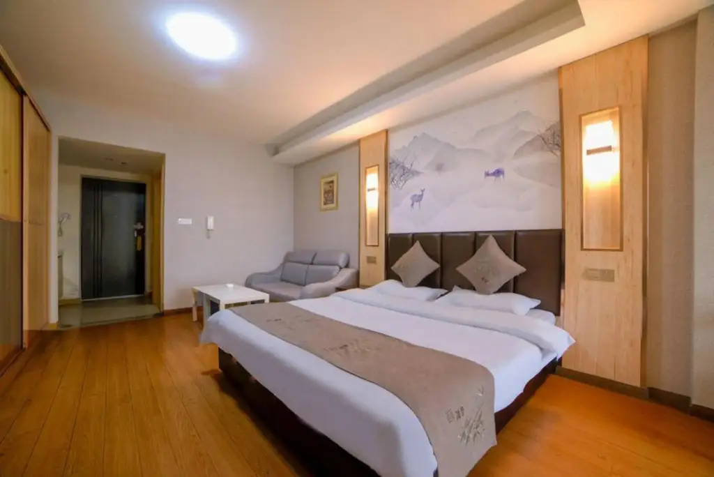 Чэнду: HanTing Hotel (Chengdu Hi-tech West Zone University of Electronic Science and Technology)