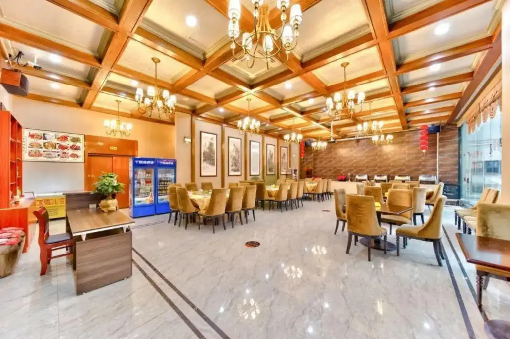 Ханчжоу: Huayue Songquan Holiday Hotel Lin'an