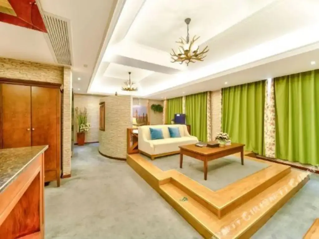 Ханчжоу: Huayue Songquan Holiday Hotel Lin'an