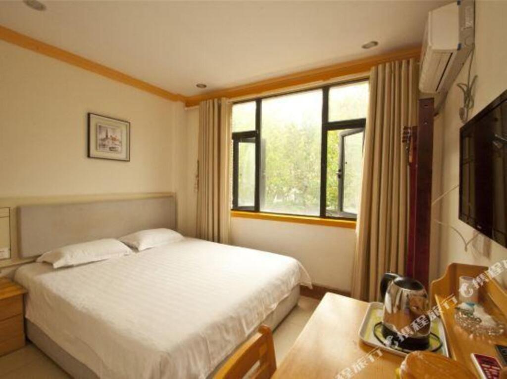 Yusen Boutique Hotel (Jinan Daming Lake Quancheng Square) — фото 1