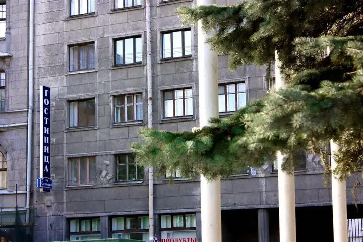 Санкт-Петербург: Меблированные комнаты На Садовой