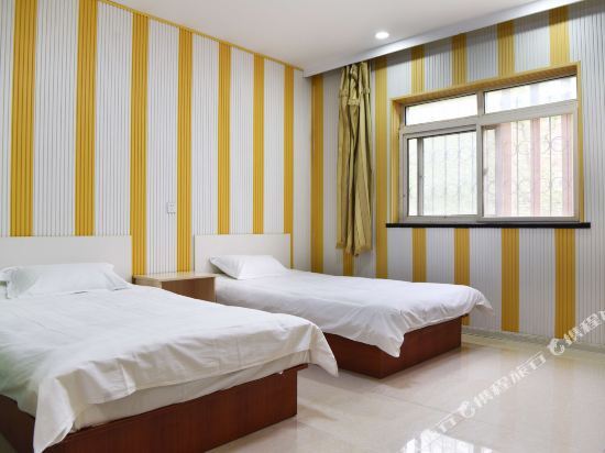 Циндао: Ailiya Business Hotel
