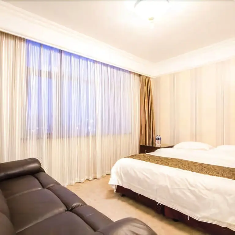 Цзясинь: Home Inn Huaxuan Select Hotel (Jiaxing Wanda Plaza Branch)