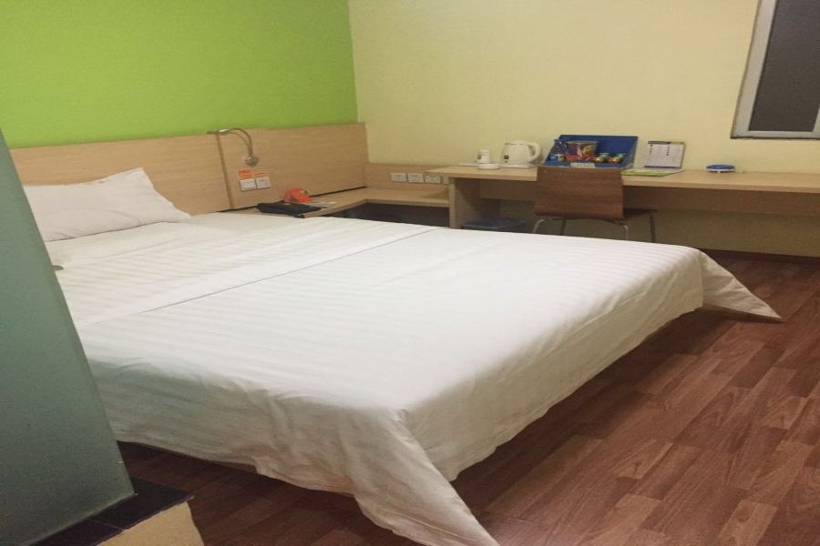 Сиань: 7 Days Inn (Xi'an Anyuanmen Metro Station Beishaomen)