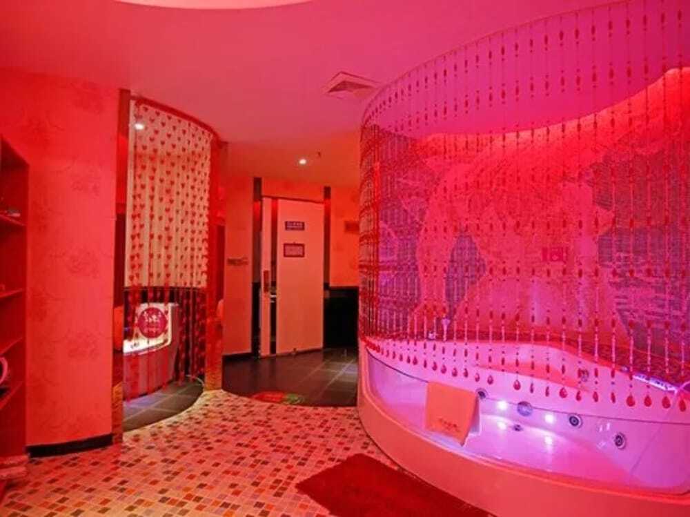 Чэнду: Romantic Love Theme Hotel