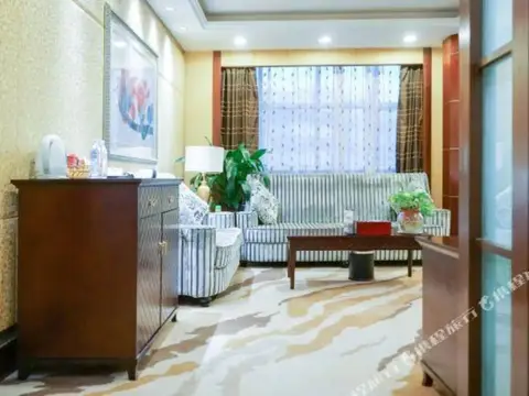 YOUNG KING HOTEL(Foshan Nanhai Jiujiang Branch) — фото 1