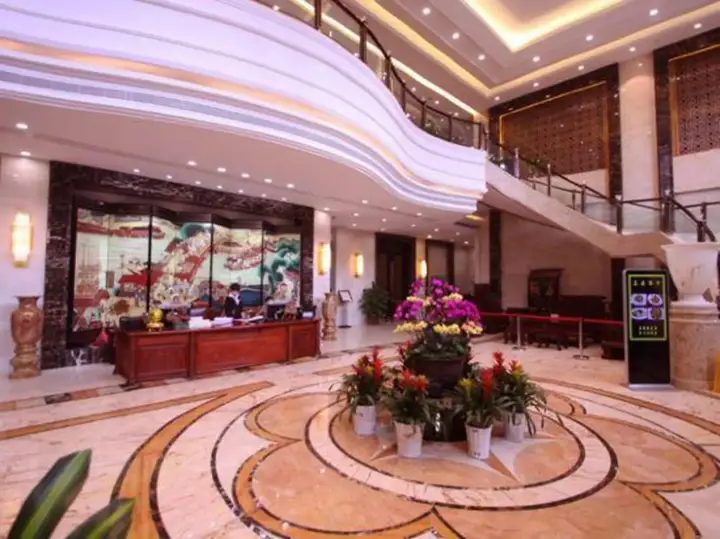 Фошань: YOUNG KING HOTEL(Foshan Nanhai Jiujiang Branch)