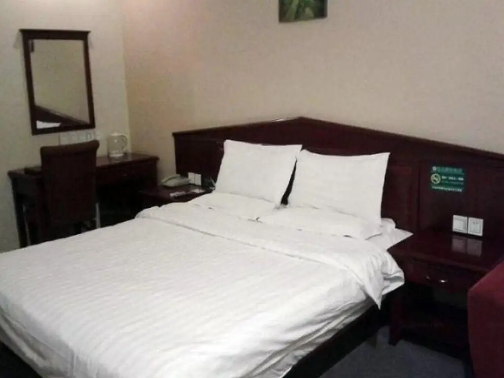 Куньмин: GreenTree Inn Kunming Chenggong University City HSR Station Shilin Street Express Hotel