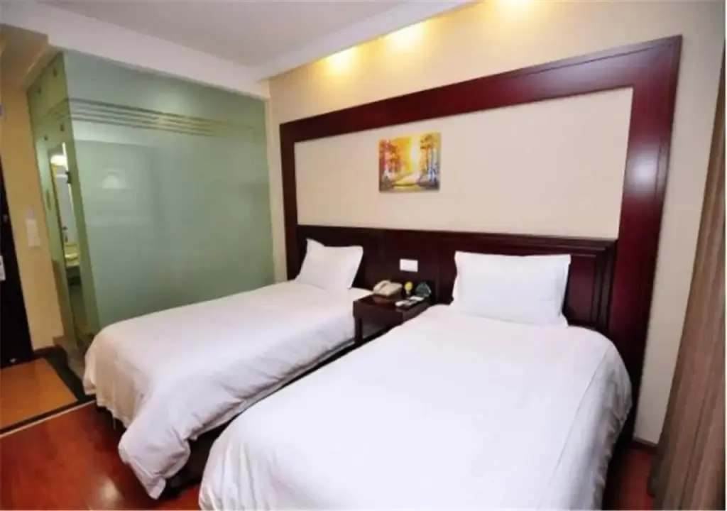 Куньмин: GreenTree Inn Kunming Chenggong University City HSR Station Shilin Street Express Hotel
