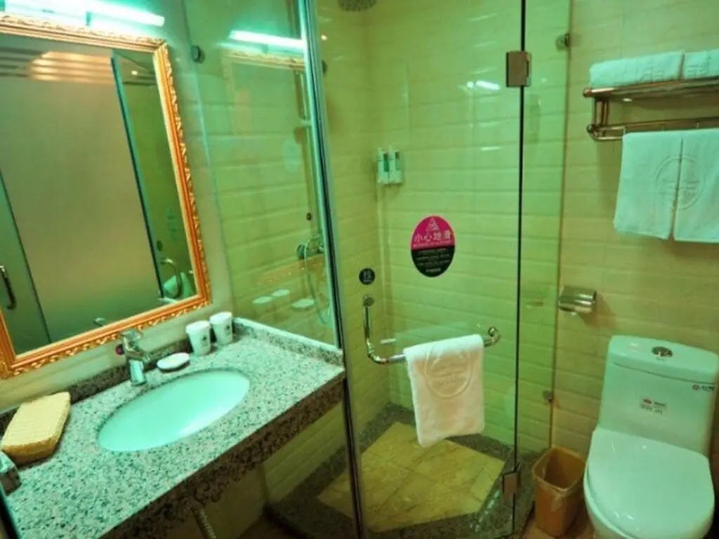 Куньмин: GreenTree Inn Kunming Chenggong University City HSR Station Shilin Street Express Hotel