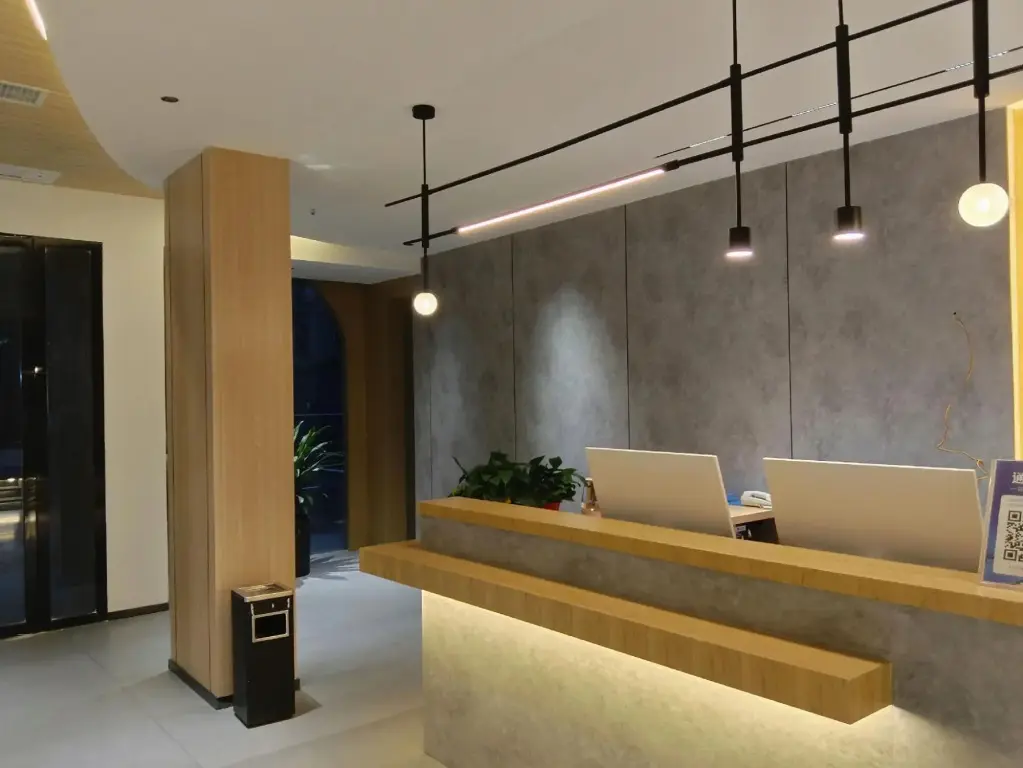 Юэян: Yueyang Jingjing Hotel (Tianlun International)