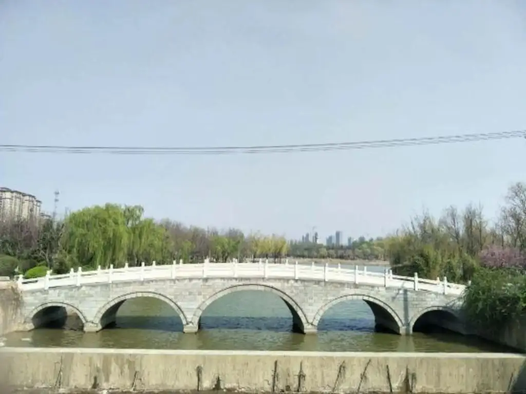 Цзинань: Jiayi Hotel (Jinan High-tech Zone Suncun New Area)
